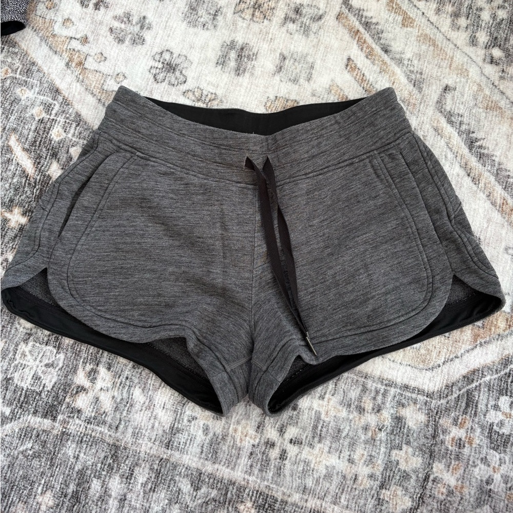 lululemon athletica Women’s Hit Reset Short 3” Size 10 Heathered Core Dark Grey